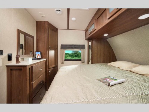 2018 Dutchmen Aerolite Luxury Class Travel Trailer Bedroom