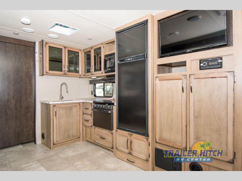 4 Rvs With 1 5 Baths, Travel Trailer With Island Kitchen And Bath